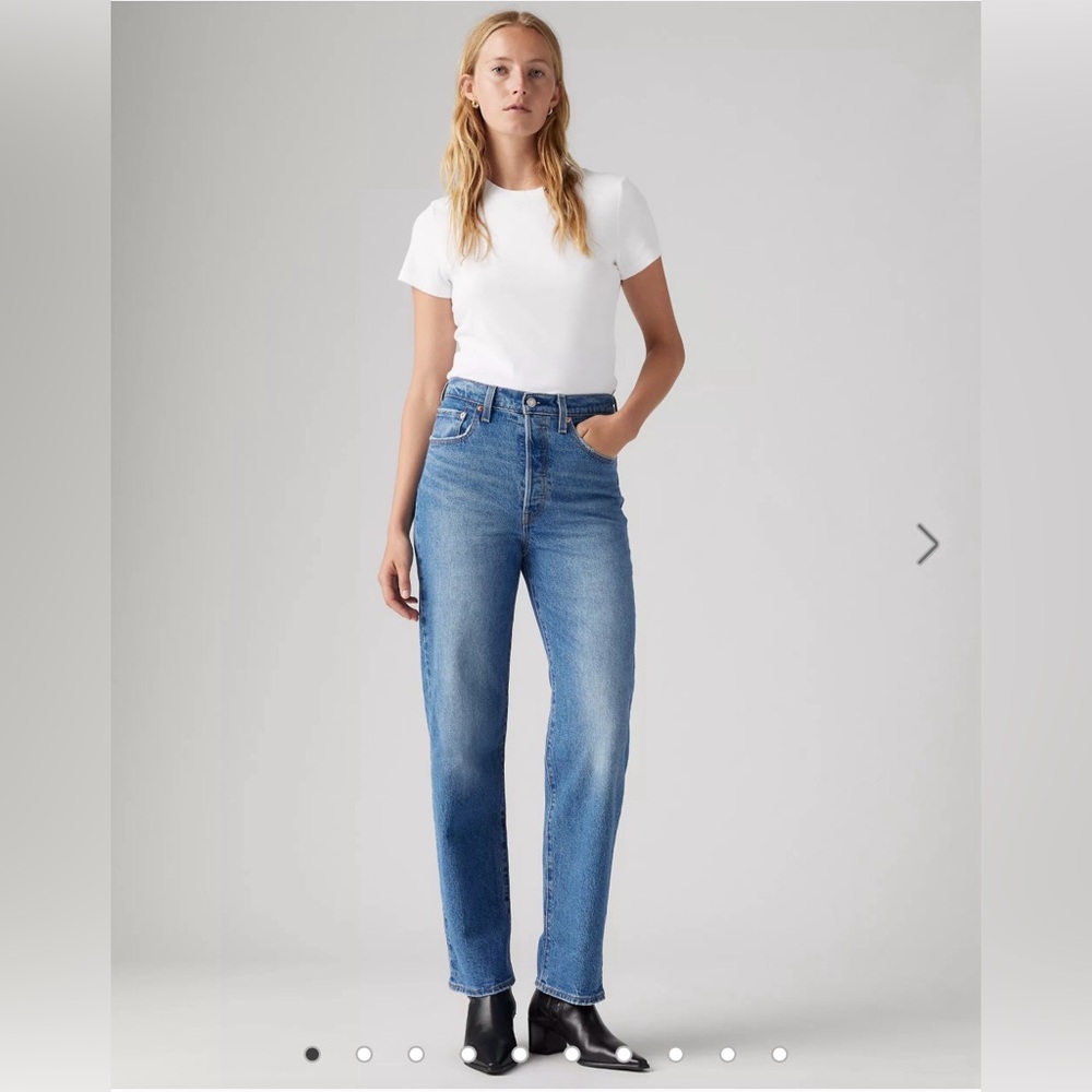Levi's Ribcage Straight Ankle Jeans (Medium Wash)